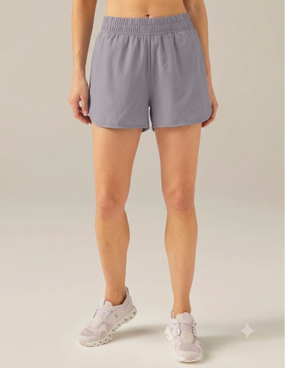 BEYOND YOGA In Stride Lined Shorts Cloud Gray Size Large
